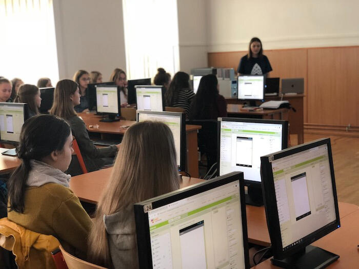 Sesiune de mentorat cu specialiști din industrie