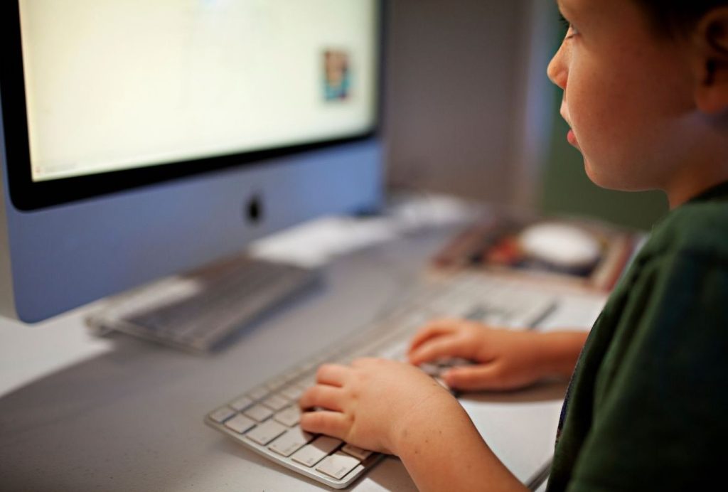 Introducerea tehnologiei în educație