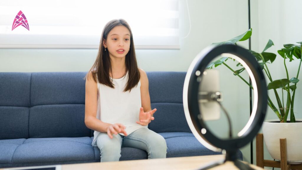 influencer
expunere online
reputația online a copiilor
protecția online a adolescenților
riscurile expunerii online